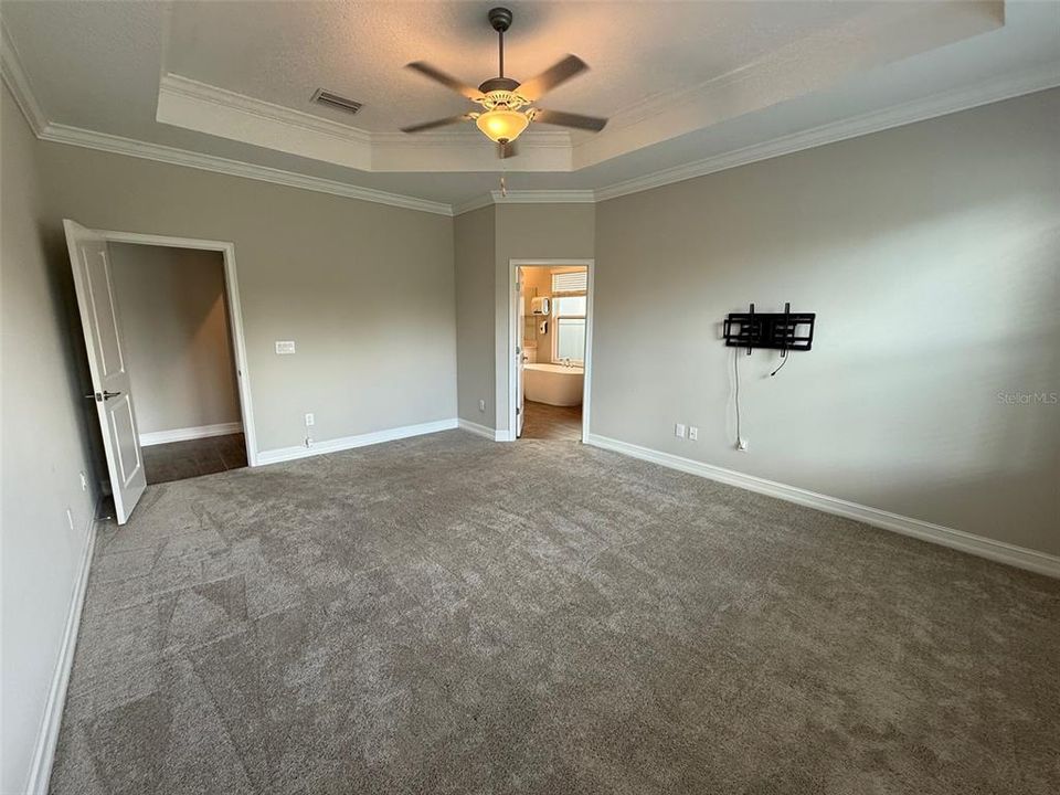 Под контрактом: $499,900 (4 спален, 2 ванн, 2964 Квадратных фут)