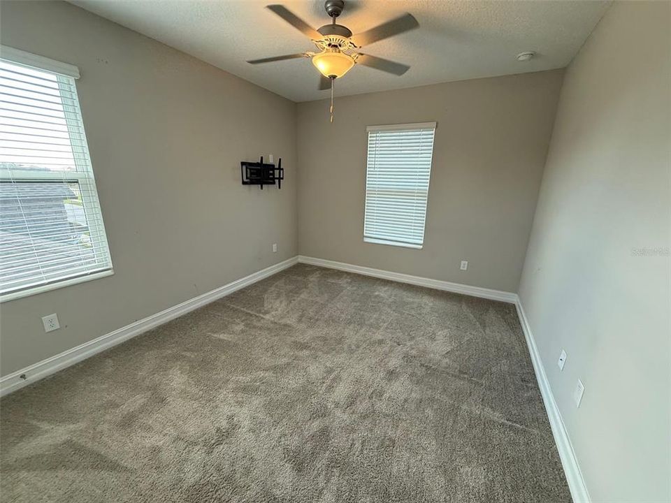 Под контрактом: $499,900 (4 спален, 2 ванн, 2964 Квадратных фут)