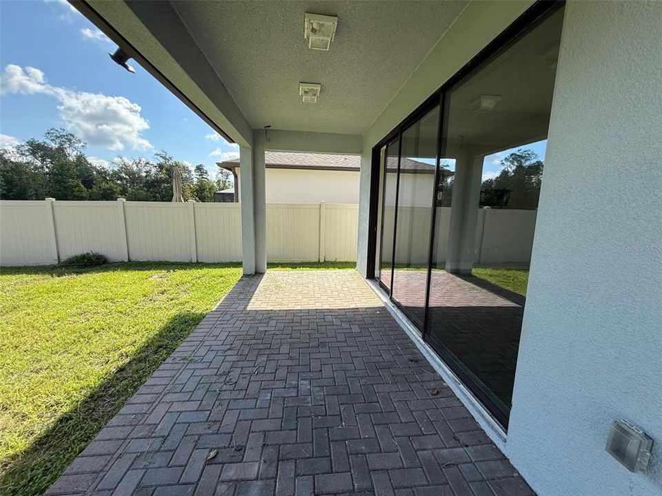 Под контрактом: $499,900 (4 спален, 2 ванн, 2964 Квадратных фут)