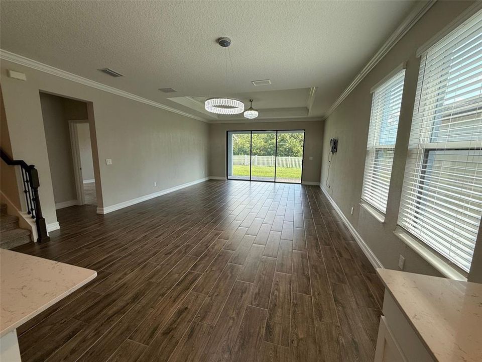 Под контрактом: $499,900 (4 спален, 2 ванн, 2964 Квадратных фут)