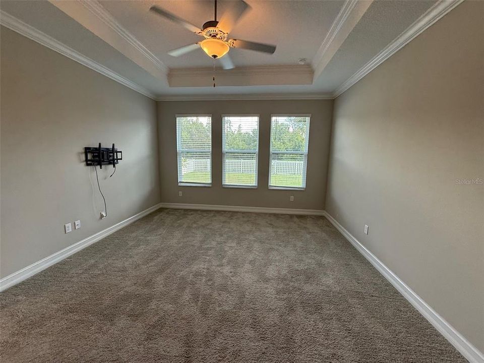 Под контрактом: $499,900 (4 спален, 2 ванн, 2964 Квадратных фут)