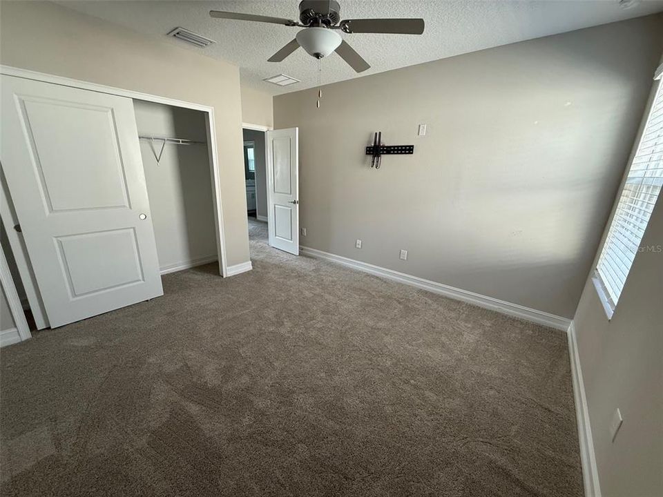 Под контрактом: $499,900 (4 спален, 2 ванн, 2964 Квадратных фут)