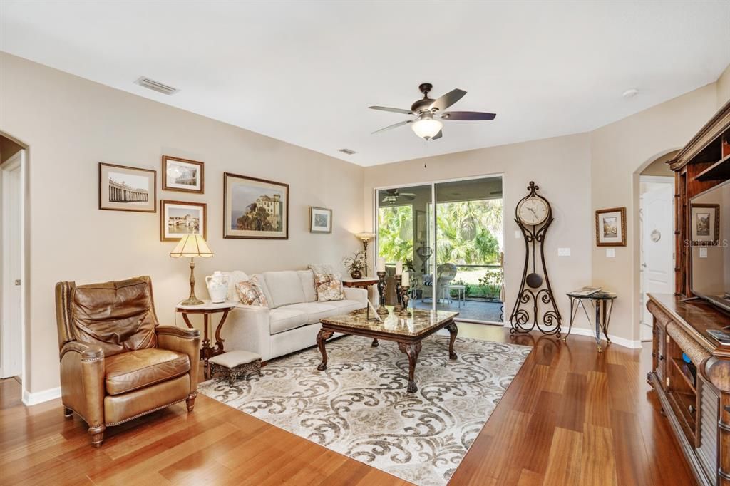 Active With Contract: $2,075 (2 beds, 2 baths, 1551 Square Feet)