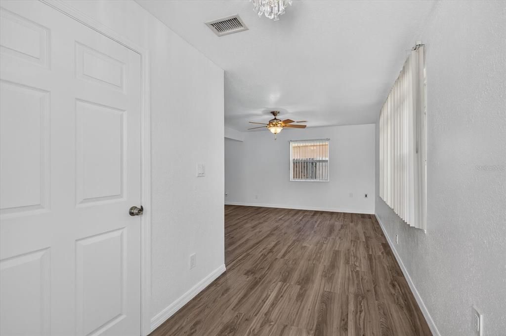 Active With Contract: $349,999 (2 beds, 1 baths, 1091 Square Feet)