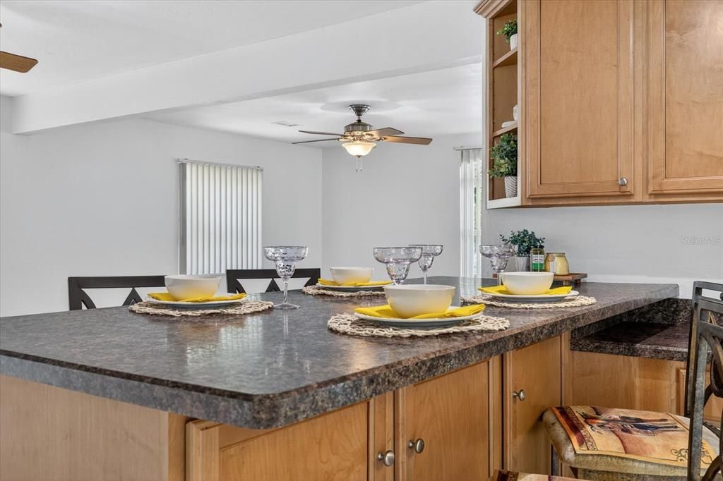 Active With Contract: $349,999 (2 beds, 1 baths, 1091 Square Feet)