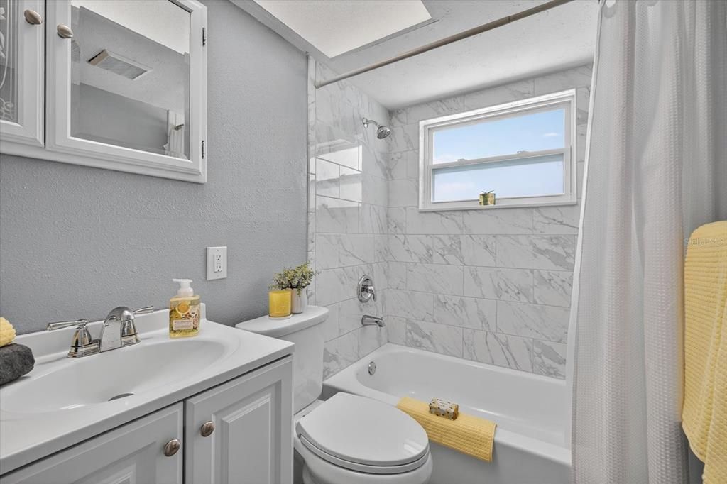 Active With Contract: $349,999 (2 beds, 1 baths, 1091 Square Feet)