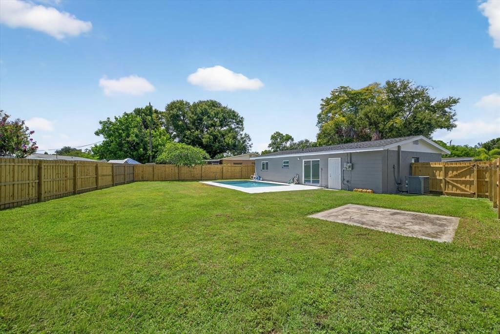 Active With Contract: $349,999 (2 beds, 1 baths, 1091 Square Feet)