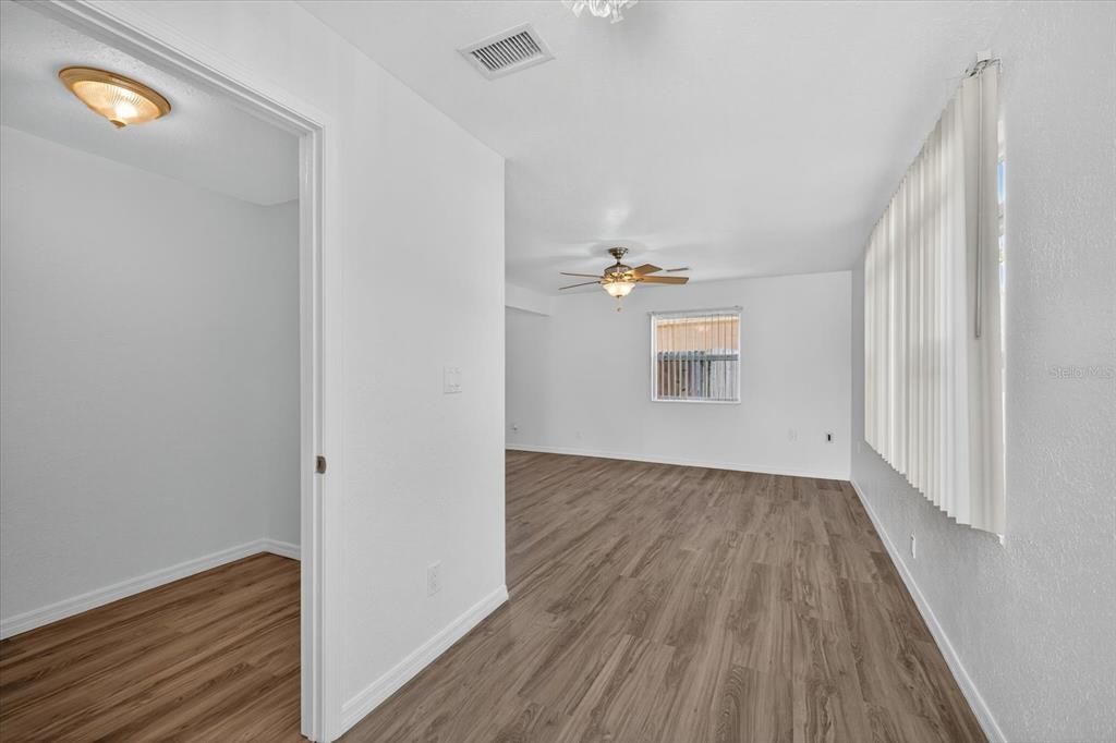 Active With Contract: $349,999 (2 beds, 1 baths, 1091 Square Feet)