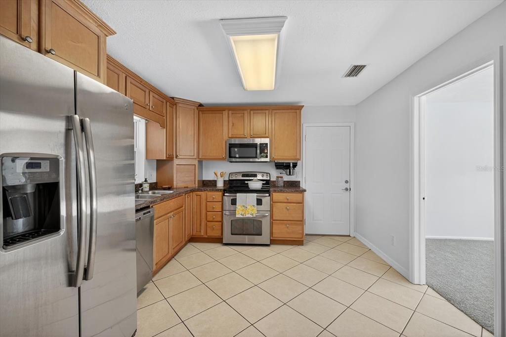 Active With Contract: $349,999 (2 beds, 1 baths, 1091 Square Feet)