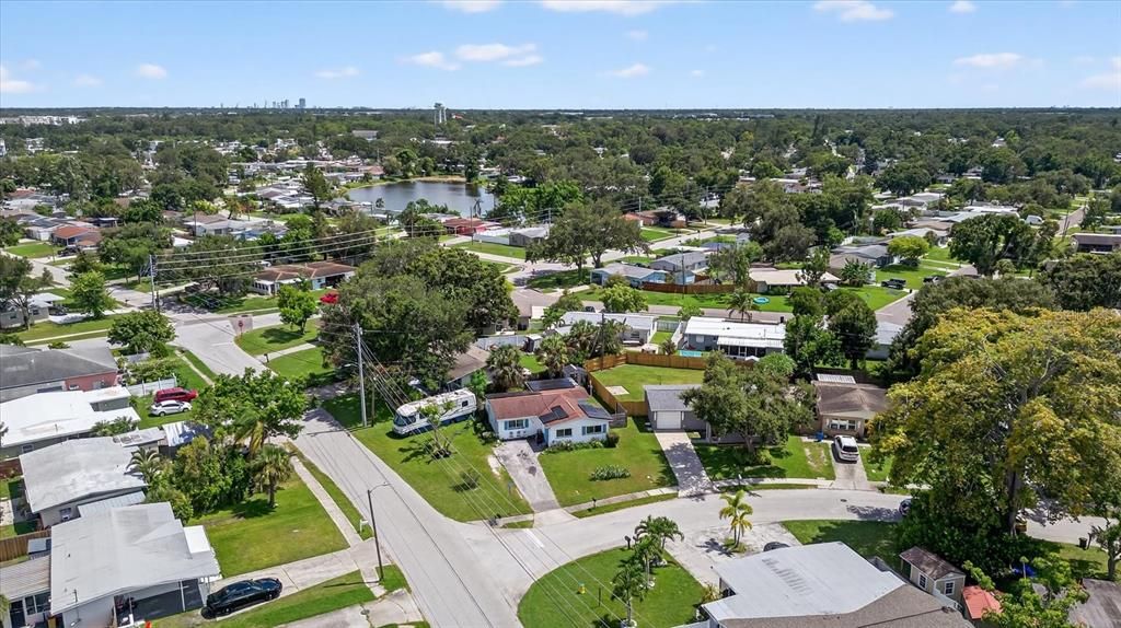 Active With Contract: $349,999 (2 beds, 1 baths, 1091 Square Feet)