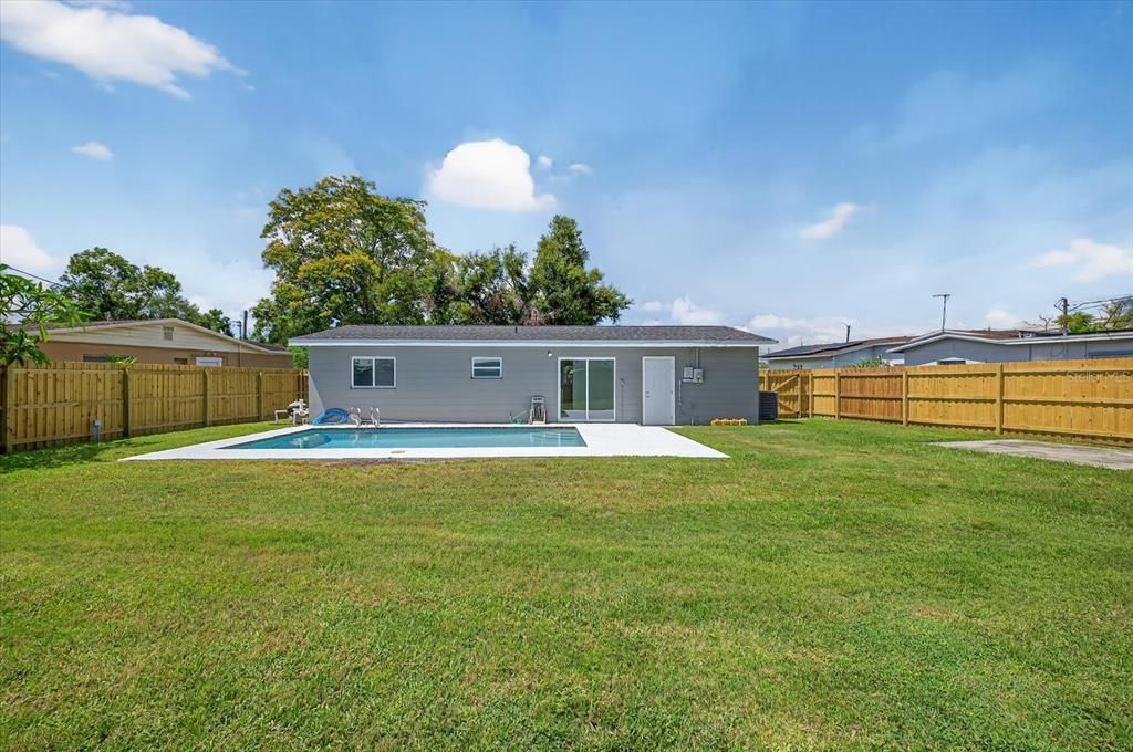 Active With Contract: $349,999 (2 beds, 1 baths, 1091 Square Feet)