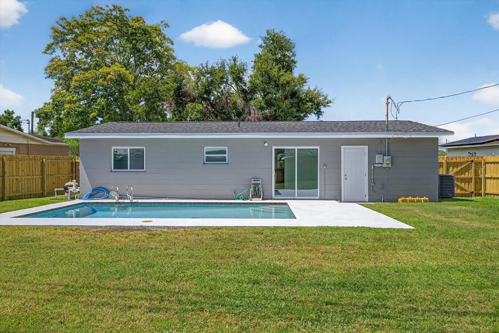 Active With Contract: $349,999 (2 beds, 1 baths, 1091 Square Feet)