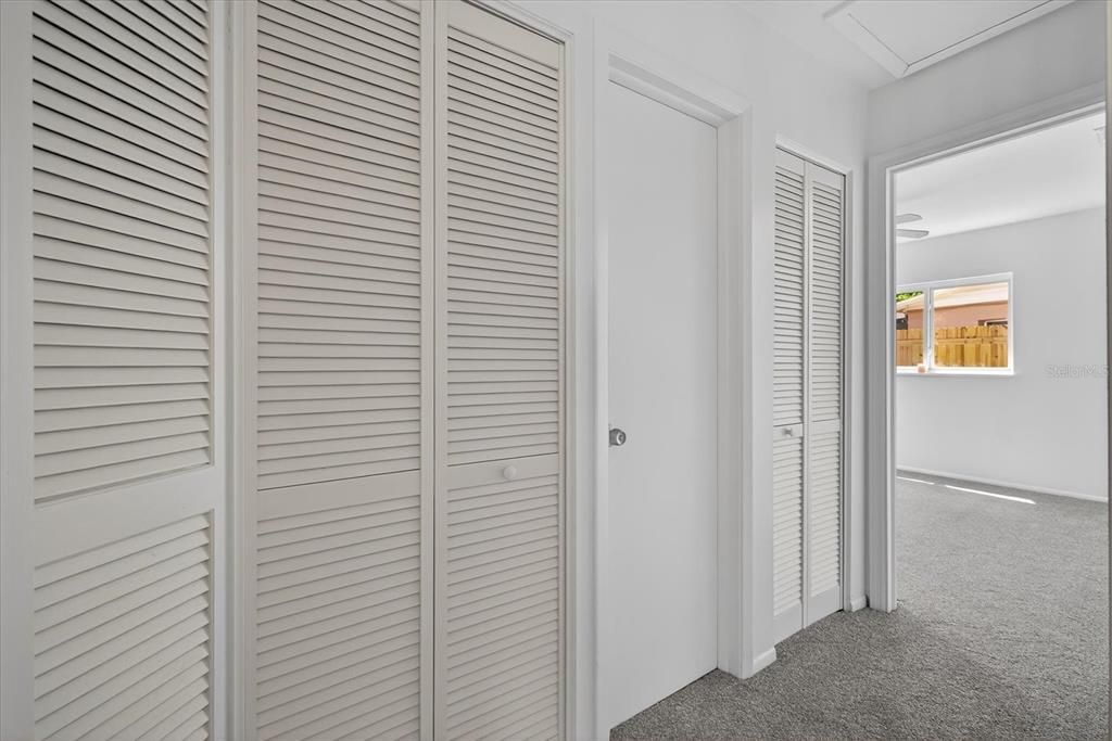 Active With Contract: $349,999 (2 beds, 1 baths, 1091 Square Feet)