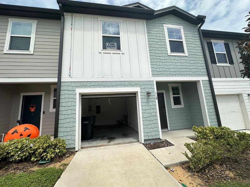 En Renta: $1,950 (3 camas, 2 baños, 1480 Pies cuadrados)