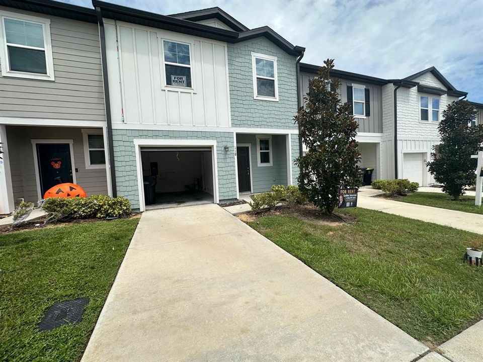 En Renta: $1,950 (3 camas, 2 baños, 1480 Pies cuadrados)