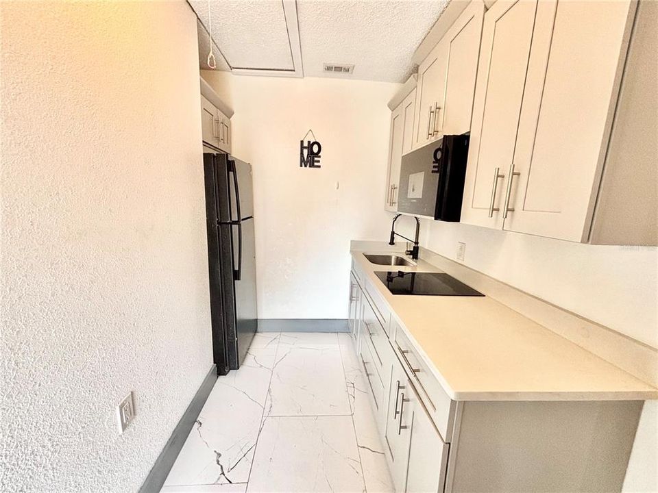 待售: $620,000 (5 贝兹, 4 浴室, 1800 平方英尺)