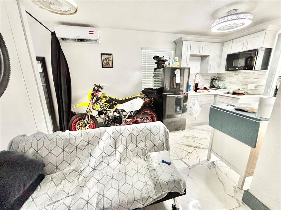 待售: $620,000 (5 贝兹, 4 浴室, 1800 平方英尺)