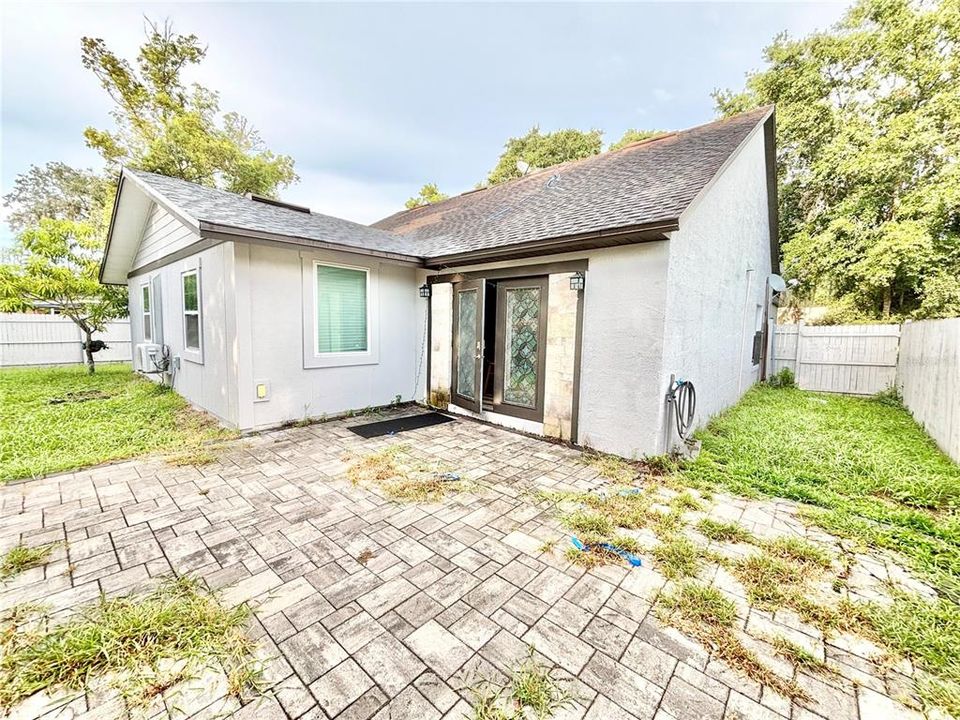 待售: $620,000 (5 贝兹, 4 浴室, 1800 平方英尺)