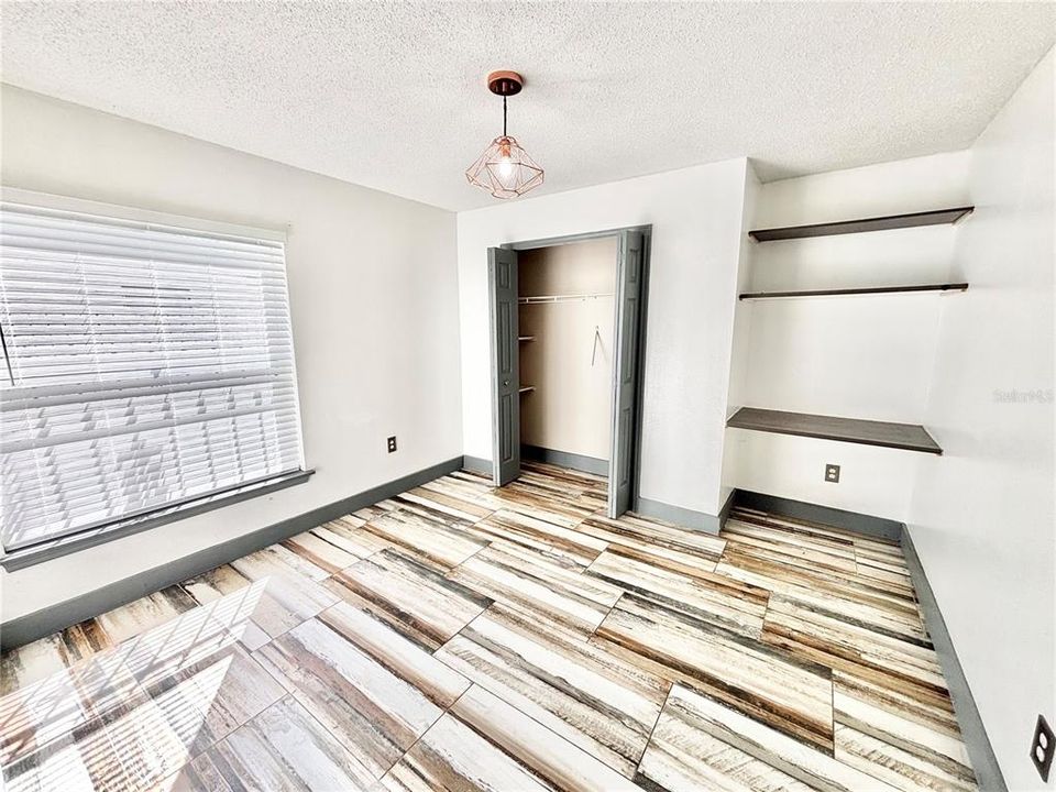 待售: $620,000 (5 贝兹, 4 浴室, 1800 平方英尺)