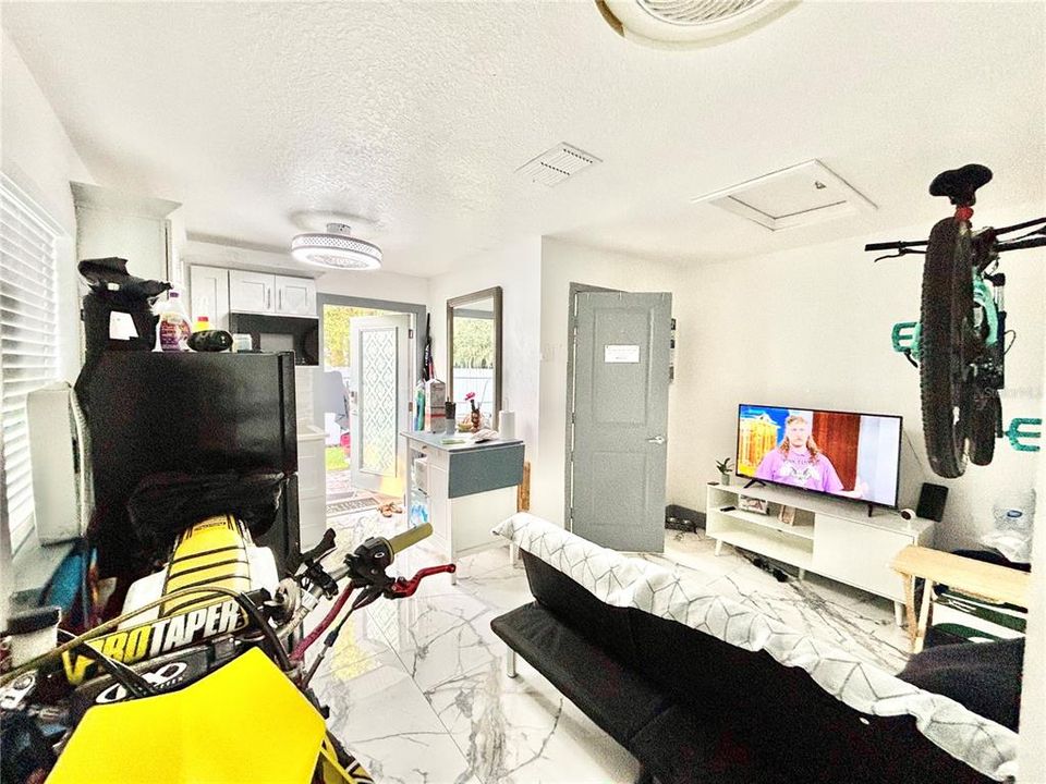 待售: $620,000 (5 贝兹, 4 浴室, 1800 平方英尺)