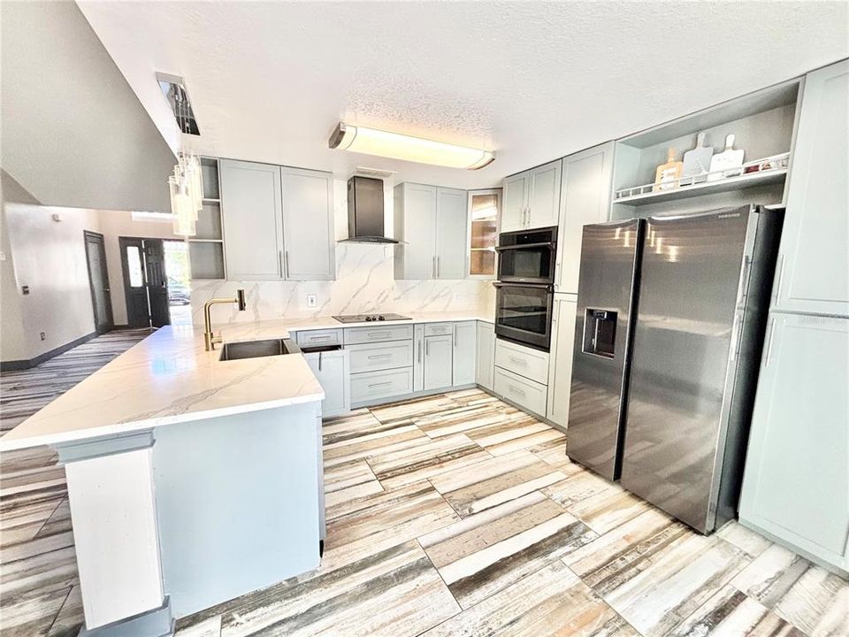 待售: $620,000 (5 贝兹, 4 浴室, 1800 平方英尺)