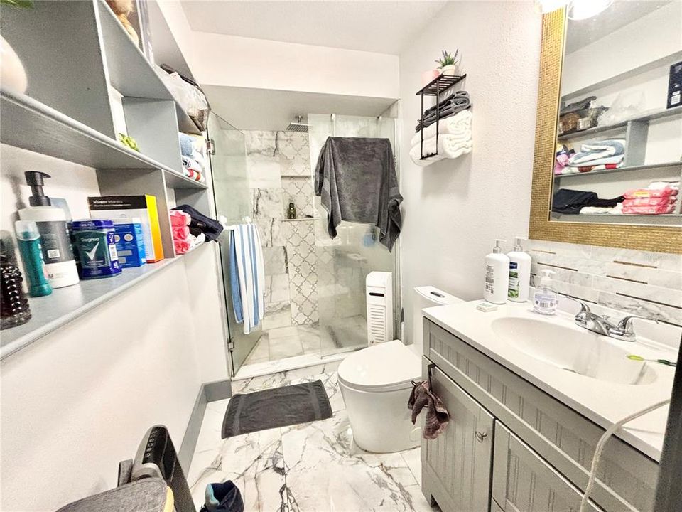 待售: $620,000 (5 贝兹, 4 浴室, 1800 平方英尺)