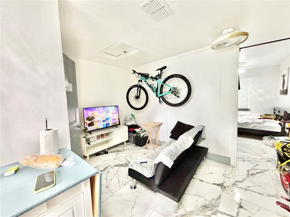 待售: $620,000 (5 贝兹, 4 浴室, 1800 平方英尺)