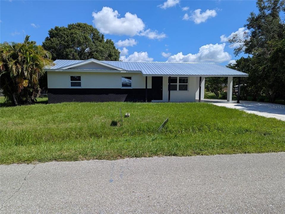 For Sale: $275,000 (3 beds, 1 baths, 1128 Square Feet)