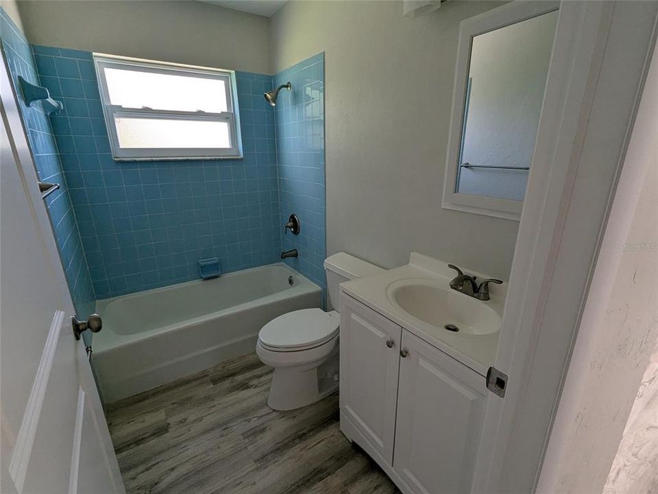 For Sale: $275,000 (3 beds, 1 baths, 1128 Square Feet)