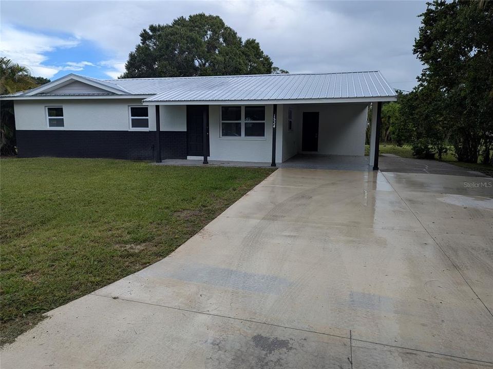 For Sale: $275,000 (3 beds, 1 baths, 1128 Square Feet)