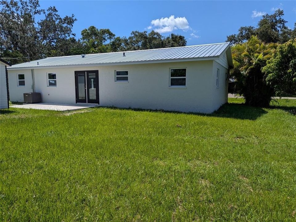 For Sale: $275,000 (3 beds, 1 baths, 1128 Square Feet)