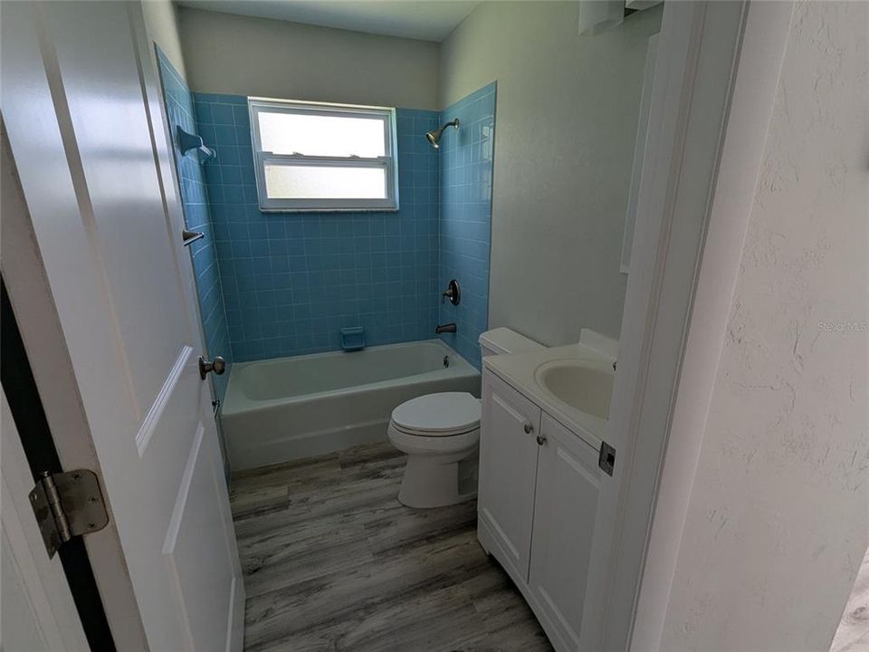 For Sale: $275,000 (3 beds, 1 baths, 1128 Square Feet)
