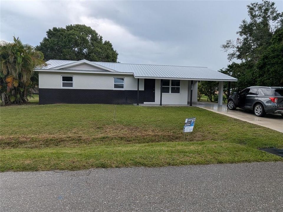 For Sale: $275,000 (3 beds, 1 baths, 1128 Square Feet)