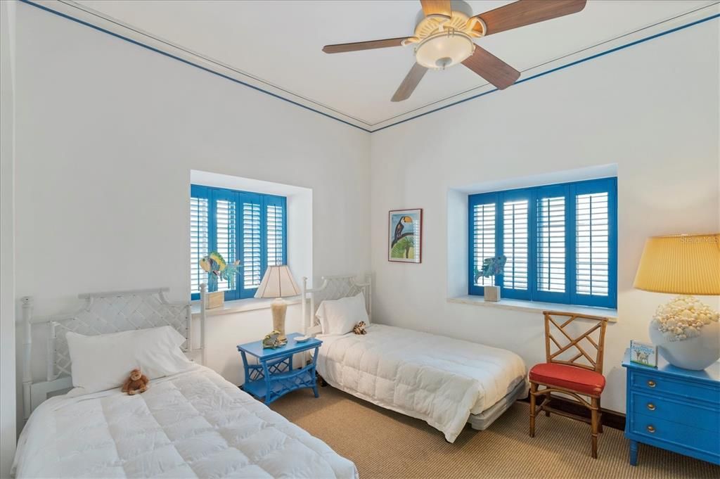 出租: $5,000 (3 贝兹, 2 浴室, 2139 平方英尺)