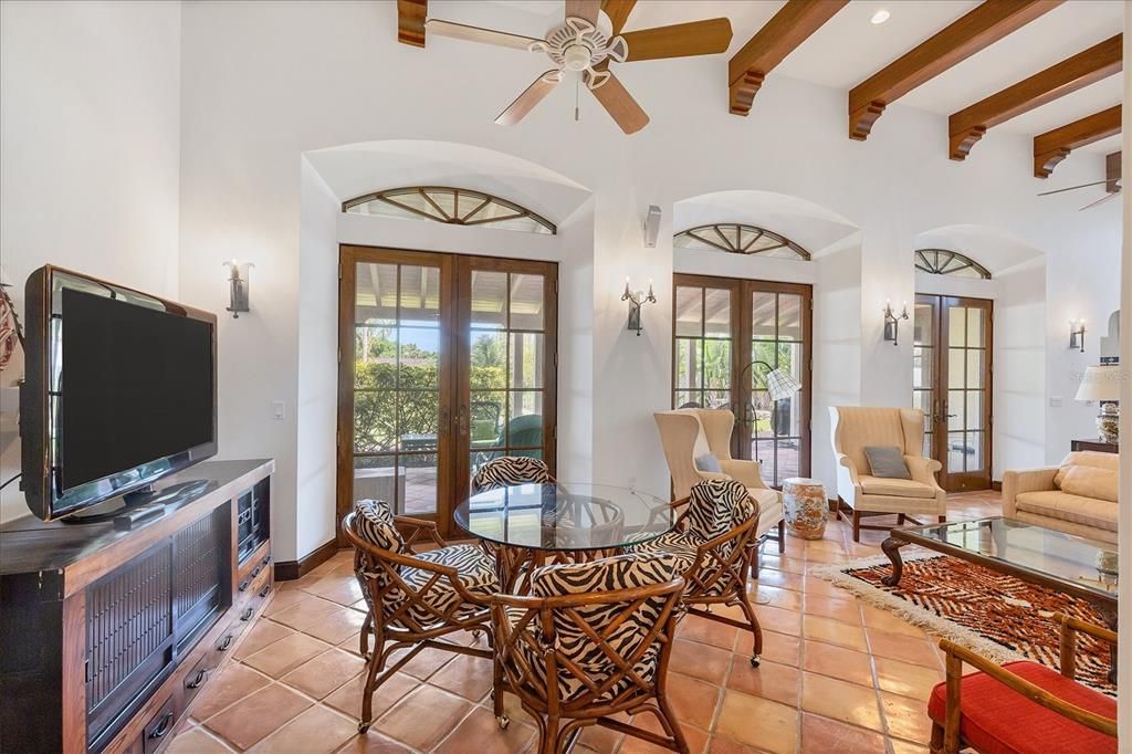 出租: $5,000 (3 贝兹, 2 浴室, 2139 平方英尺)