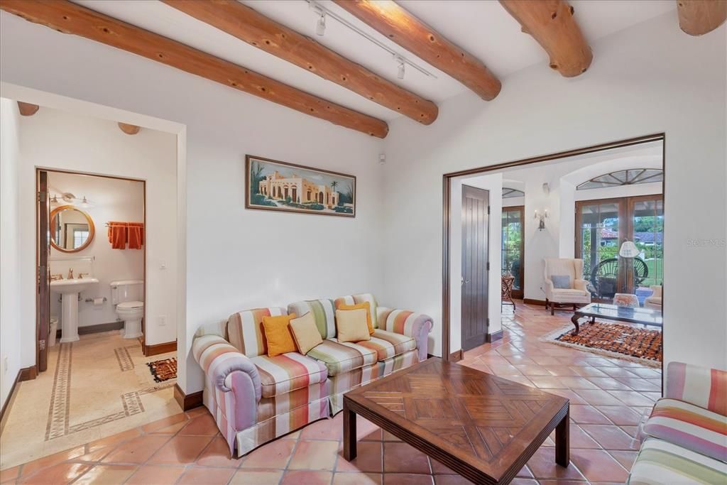 出租: $5,000 (3 贝兹, 2 浴室, 2139 平方英尺)