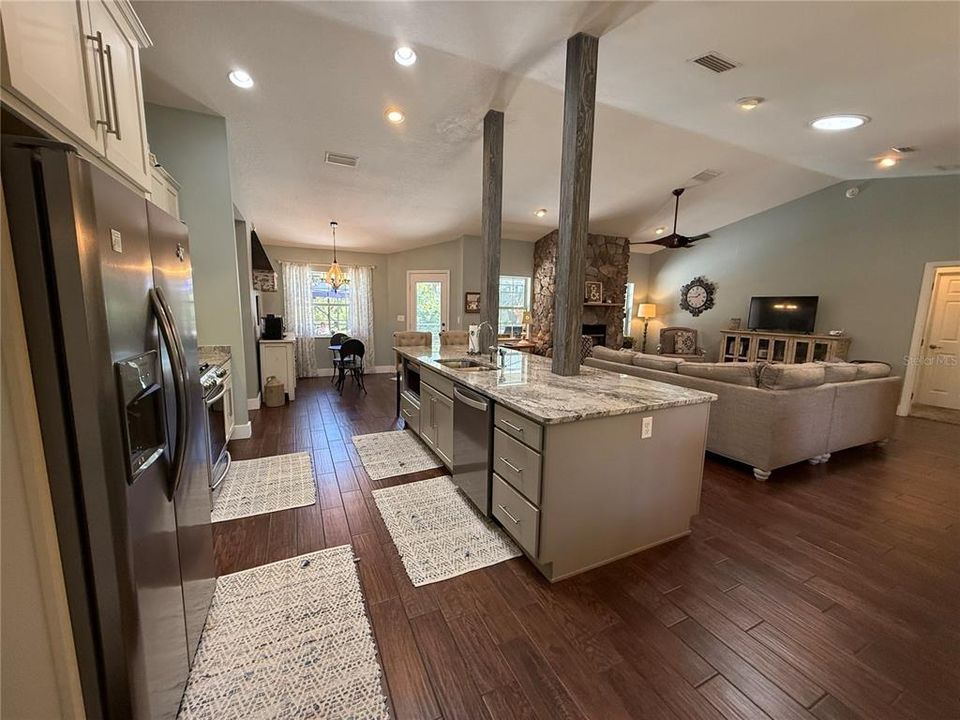 En Venta: $619,000 (3 camas, 2 baños, 1791 Pies cuadrados)