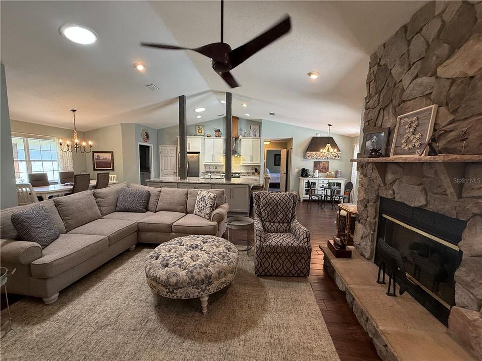 En Venta: $619,000 (3 camas, 2 baños, 1791 Pies cuadrados)