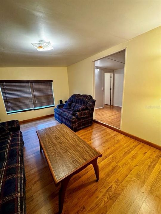 待售: $92,000 (2 贝兹, 1 浴室, 676 平方英尺)