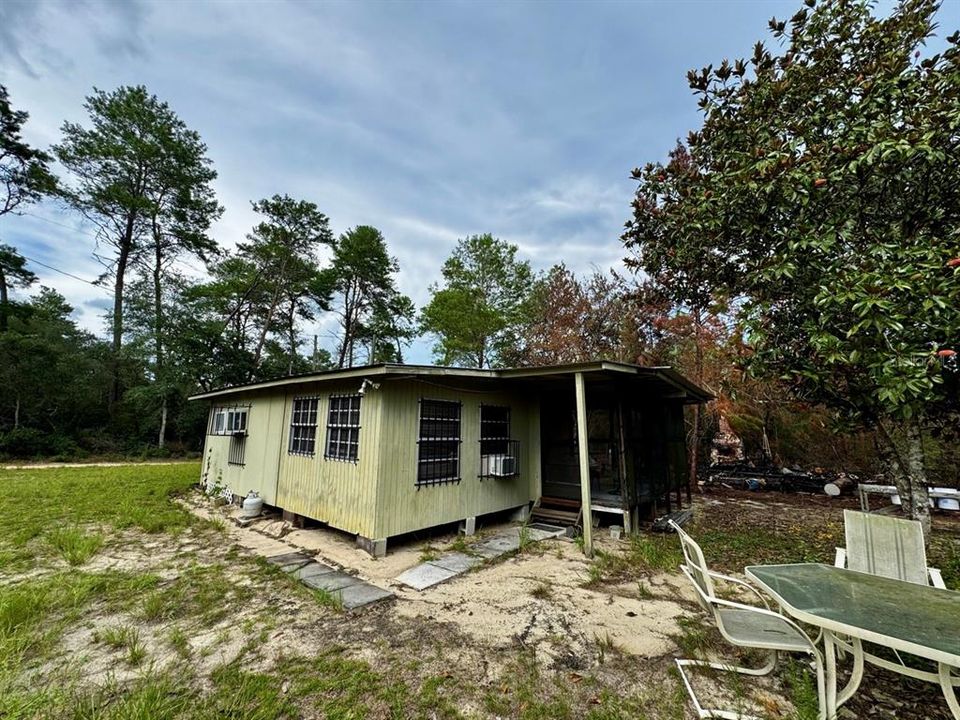 待售: $92,000 (2 贝兹, 1 浴室, 676 平方英尺)