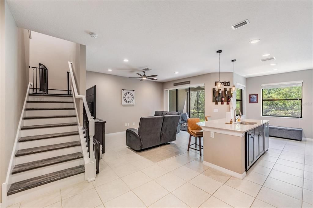 Active With Contract: $339,900 (3 beds, 2 baths, 1748 Square Feet)