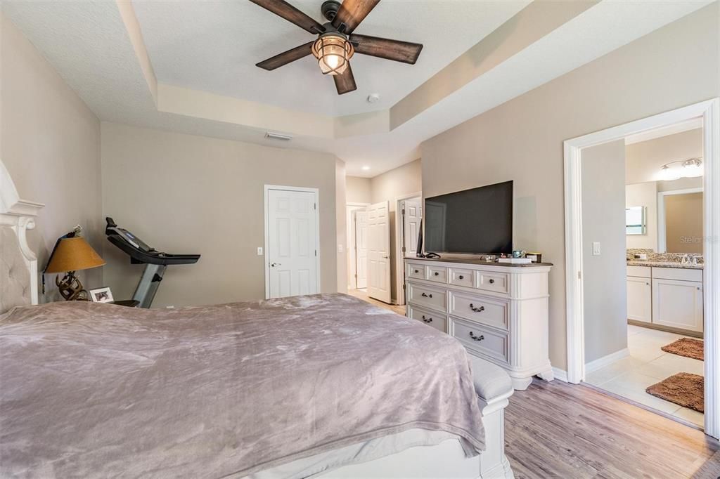 Active With Contract: $339,900 (3 beds, 2 baths, 1748 Square Feet)