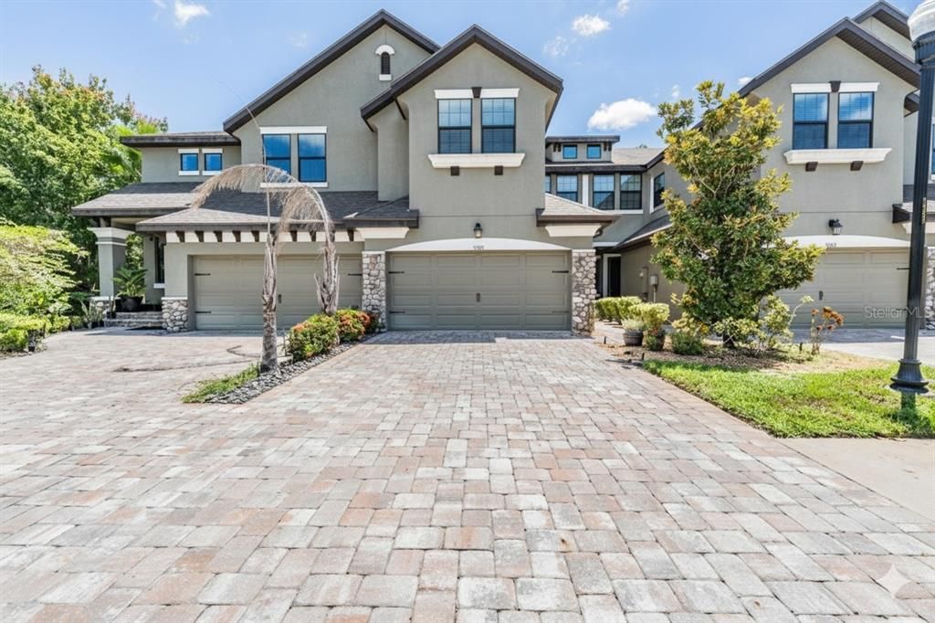 Active With Contract: $339,900 (3 beds, 2 baths, 1748 Square Feet)