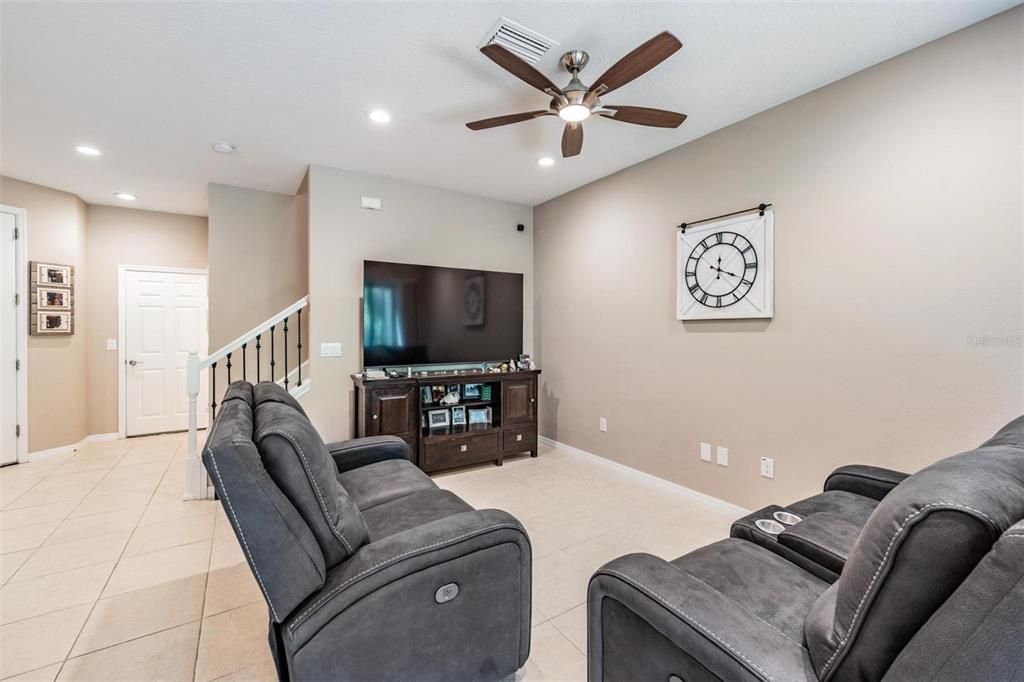 Active With Contract: $339,900 (3 beds, 2 baths, 1748 Square Feet)