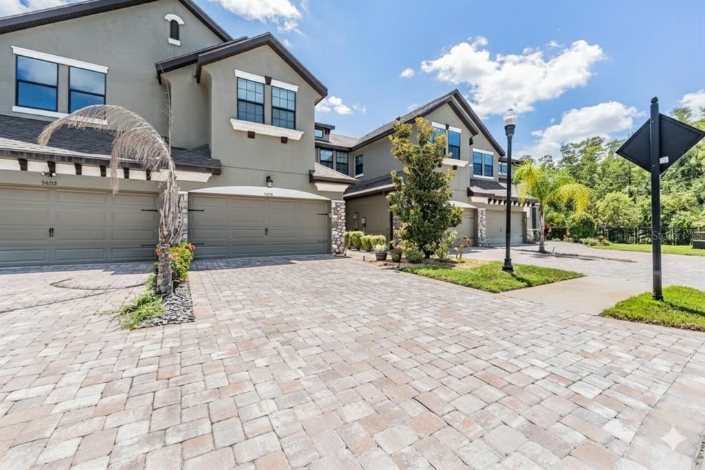 Active With Contract: $339,900 (3 beds, 2 baths, 1748 Square Feet)