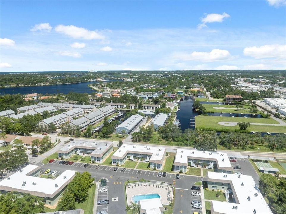 For Sale: $122,500 (1 beds, 1 baths, 669 Square Feet)