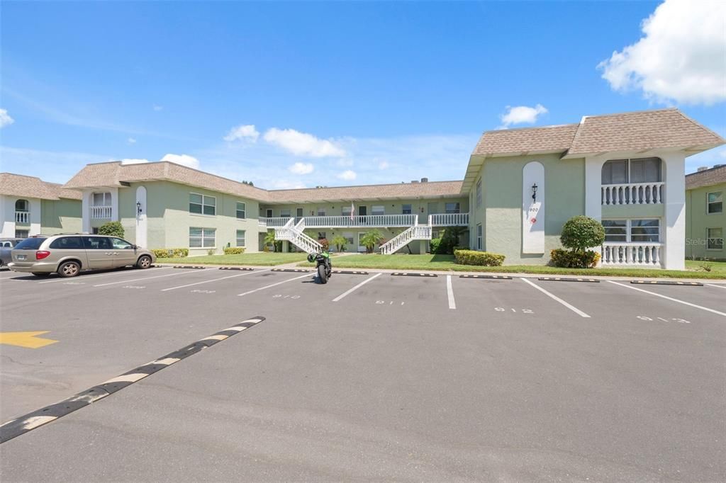 For Sale: $122,500 (1 beds, 1 baths, 669 Square Feet)