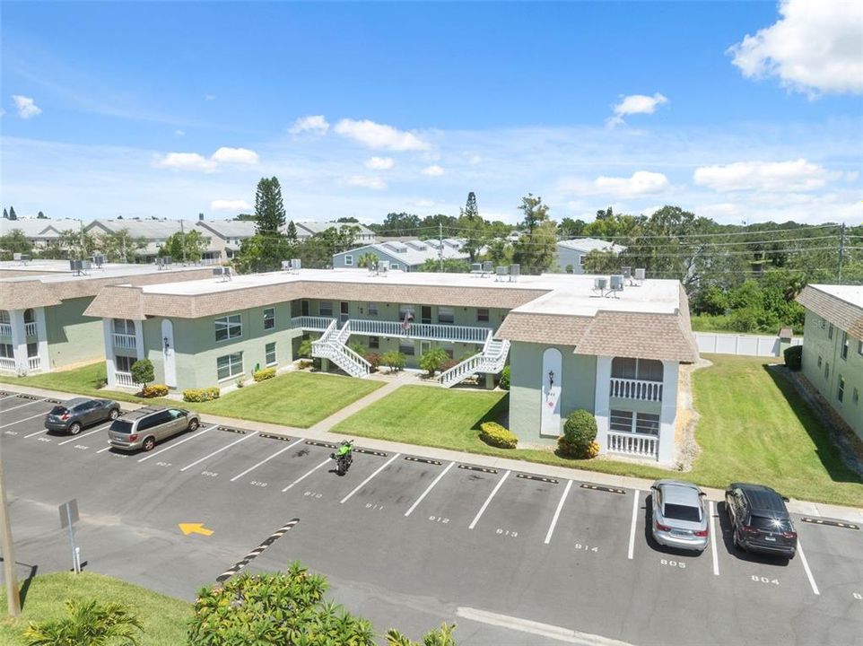 For Sale: $122,500 (1 beds, 1 baths, 669 Square Feet)