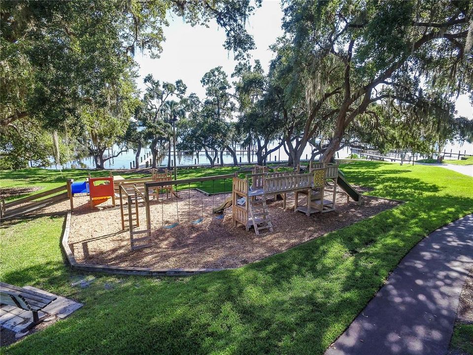 For Sale: $1,075,000 (4 beds, 3 baths, 3617 Square Feet)