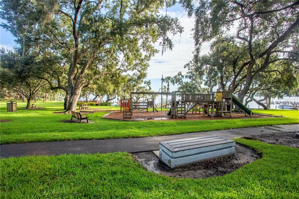 For Sale: $1,075,000 (4 beds, 3 baths, 3617 Square Feet)